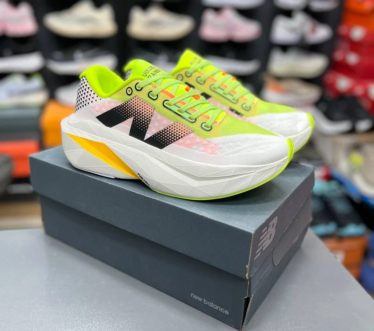 کتونی نیوبالانس الیت فیوئل سل New Balance FuelCell Elite v4 کیفیت مسترکوالیتی ویتنام (خرید عمده و تک - سایز ۴۰ تا ۴۵)