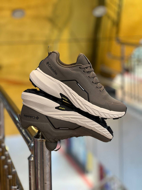 کتونی طبیعت گردی کلمبیا ضدآب مردانه/سایز 40 الی 45/Columbia GORE-TEX/