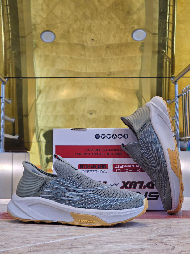 کفشی طبی اسکیچرز اسلیپ مسترکوالیتی بدون بند/Skechers Slip-ins/ سایز 40 الی 45/ فروش عمده و تک