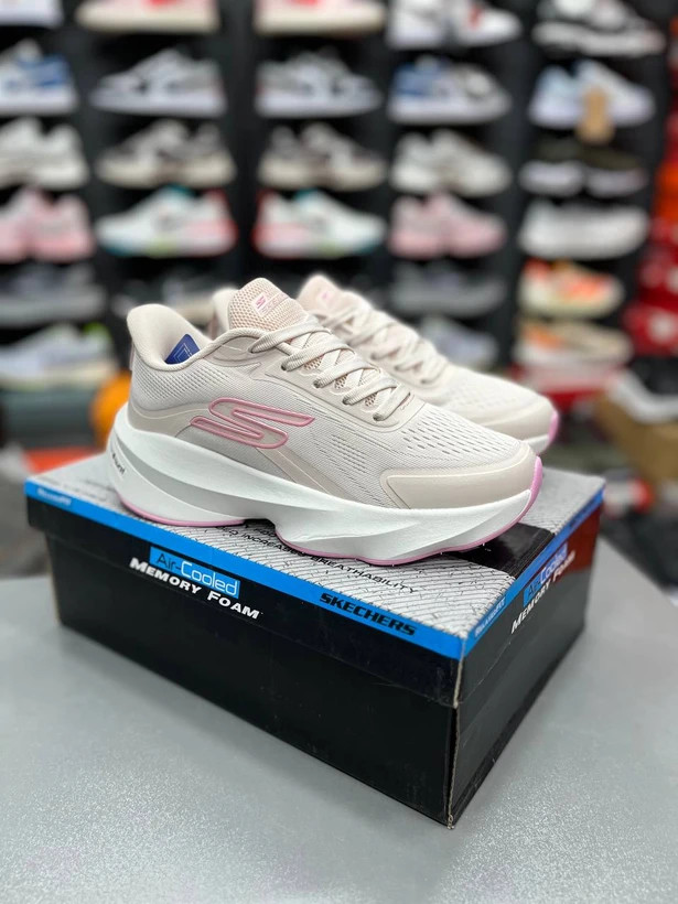 کتونی اسکیچرز زنانه هایپر برست مسترکوالیتی /سایز 37 الی 40/Skechers Hyper Burst/ فروش عمده و تک