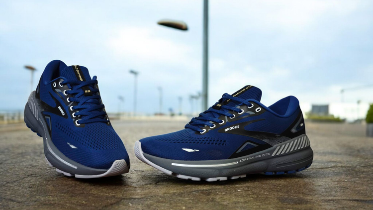 کتونی بروکس ادرنالین 23 رنگ سرمه ای زیره طوسی مسترکوالیتی/ سایز 43/Brooks Adrenaline 23/