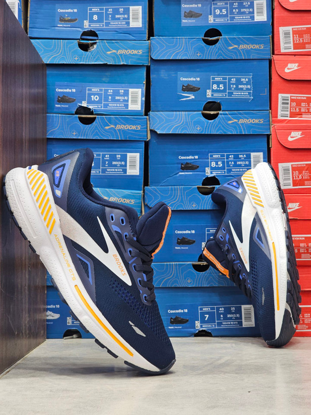 کتونی بروکس آدرنالین جی‌تی‌اس ۲۳ - Brooks Adrenaline GTS 23 مسترکوالیتی (خرید عمده و تک - سایز ۴۰ تا ۴۵)