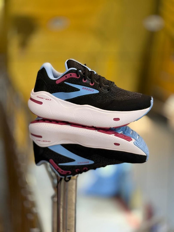 کتونی رانینگ بروکس گاست مکس مستر کیفیت Brooks Ghost Max - مشکی زیره سفید