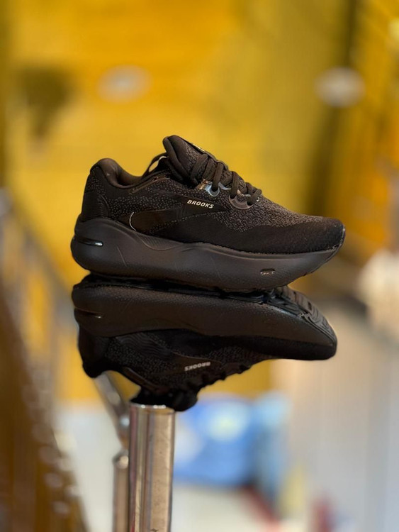 کتونی رانینگ بروکس گاست مکس مستر کیفیت Brooks Ghost Max - مشکی