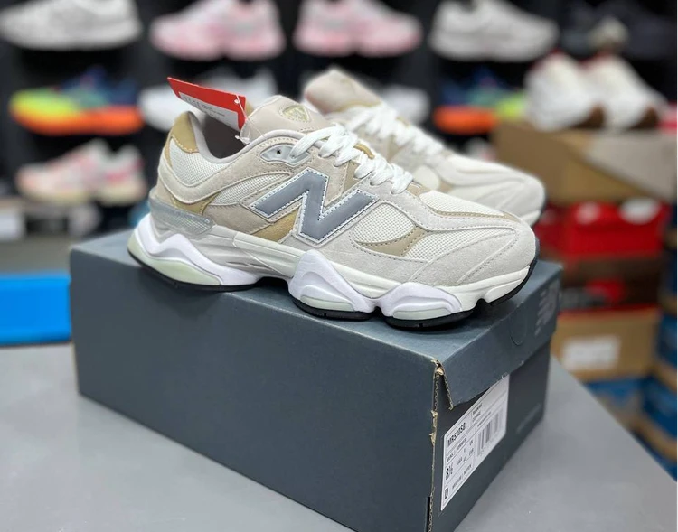 کتونی نیوبالانس 9060 مسترکوالیتی /Newbalance 9060/سایز40 الی 45/ فروش عمده و تک