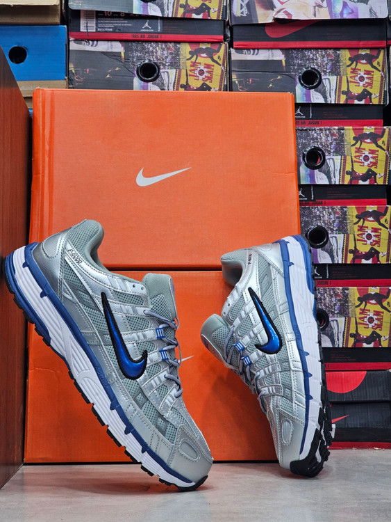 کتونی نایک ویومرو ۵نقره ای متالیک Nike Zoom Vomero 5 (کیفیت مستر کوالیتی)