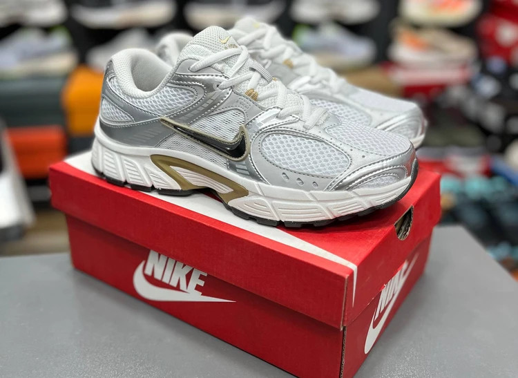 کتونی نایک وی فایو کی مسترکوالیتی (خرید عمده و تک - سایز ۳۷ تا ۴۰) / Nike V5k Run