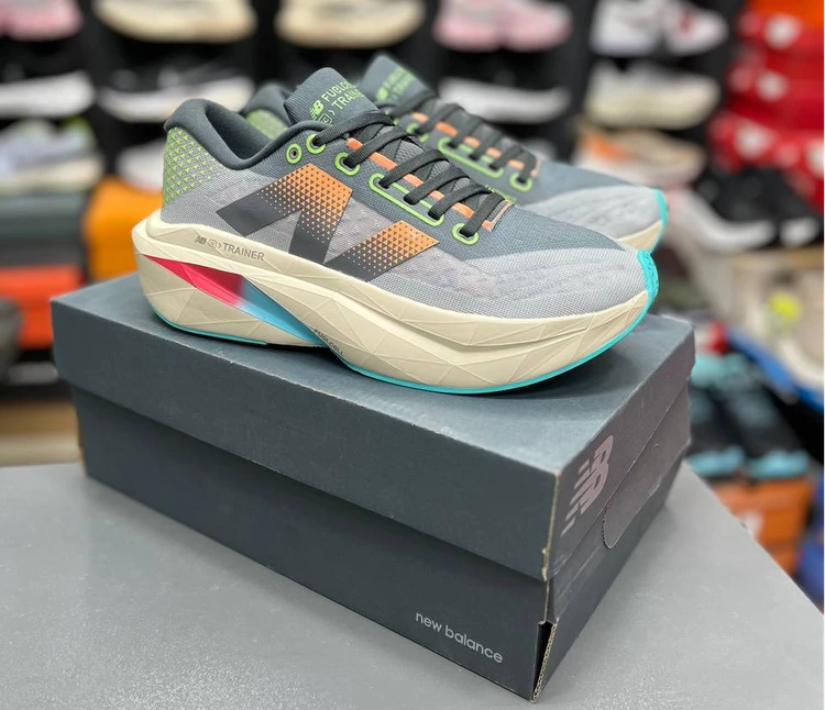 کتونی نیوبالانس الیت فیوئل سل New Balance FuelCell Elite v4 کیفیت مسترکوالیتی ویتنام (خرید عمده و تک - سایز ۴۰ تا ۴۵)
