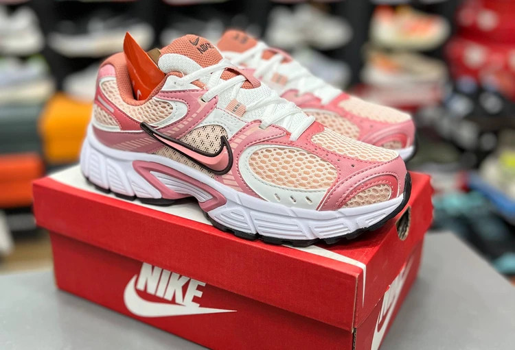 کتونی نایک وی فایو کی مسترکوالیتی (خرید عمده و تک - سایز ۳۷ تا ۴۰) / Nike V5k Run