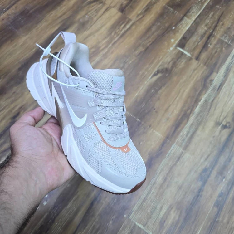 کتونی نایک وی تو کی زنانه مسترکوالیتی /سایز 37 الی 40/Nike V2k Run/ فروش عمده و تک