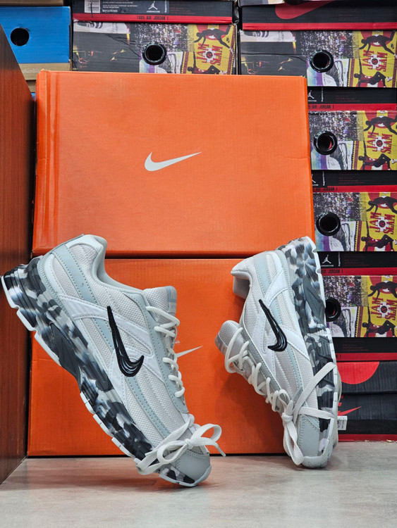 کتونی نایک ویومرو ۵ سفید طوسی روشن Nike Zoom Vomero 5 (کیفیت مستر کوالیتی)