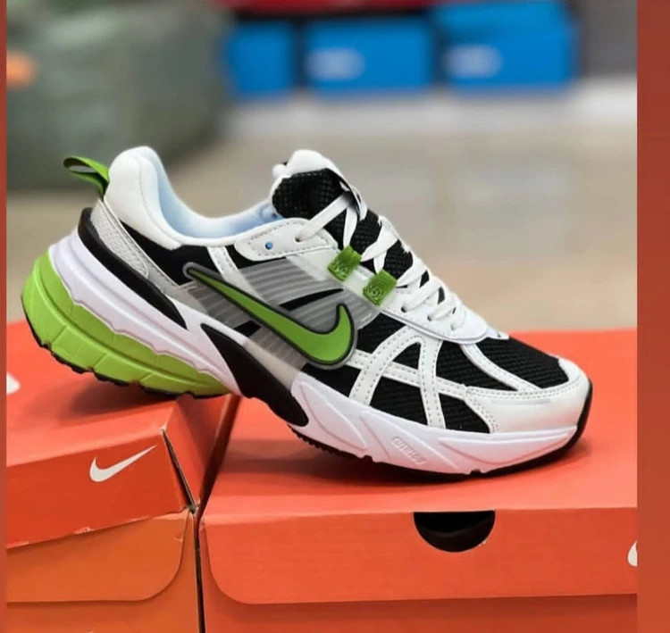کتونی نایک وی تو کی مسترکوالیتی /سایز40 الی 45/Nike V2k Run/ فروش عمده و تک