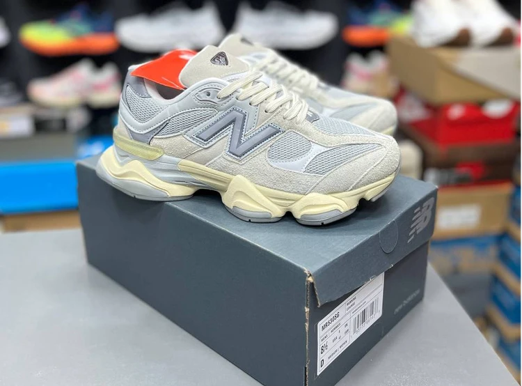 کتونی نیوبالانس 9060 مسترکوالیتی /Newbalance 9060/سایز40 الی 45/ فروش عمده و تک